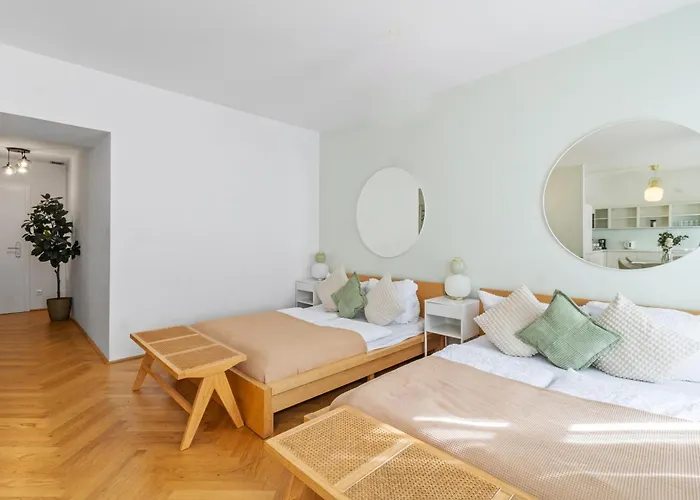 Apartment - 1 Min To U1 Reumannplatz - Fresh Fruit Market In Front Of The House