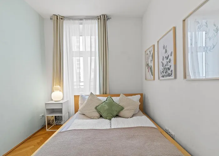 - 1 Min To U1 Reumannplatz - Fresh Fruit Market In Front Of The House Apartment Vienna